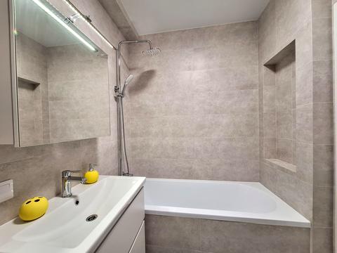 квартира за адресою Михайла Максимовича вул. (Онуфрія Трутенка), 28-Е