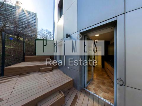 комерційна за адресою Спортивна пл., 1