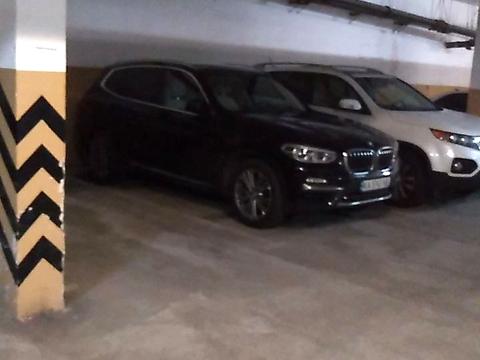 паркомісце за адресою Євгена Коновальця вул. (Щорса), 36-Е