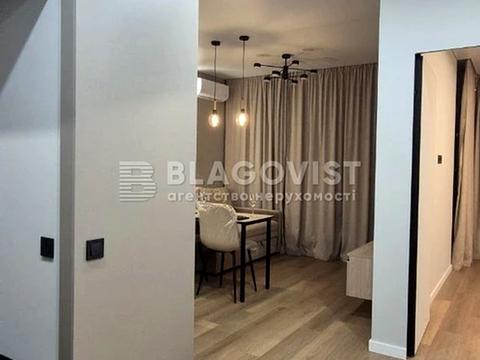 квартира за адресою Олександра Олеся вул., 5-А