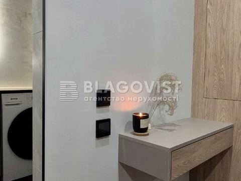 квартира за адресою Олександра Олеся вул., 5-А