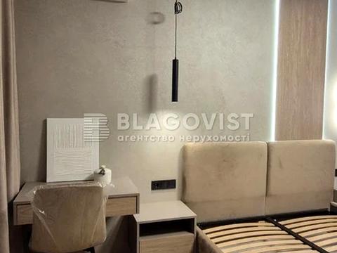 квартира за адресою Олександра Олеся вул., 5-А