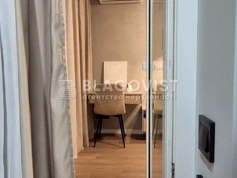 квартира за адресою Олександра Олеся вул., 5-А