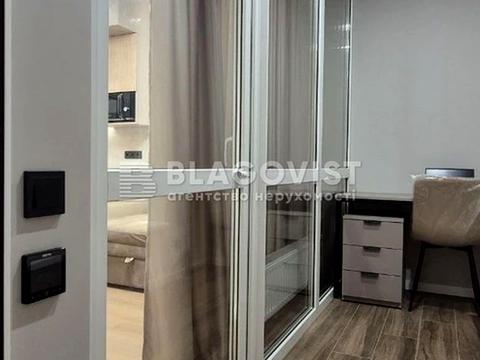 квартира за адресою Олександра Олеся вул., 5-А