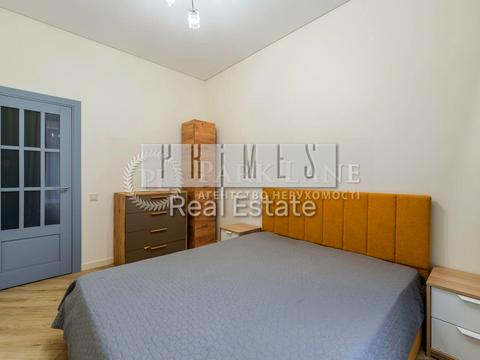 дом по адресу Згуровская ул.