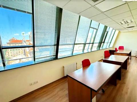 комерційна за адресою Басейна вул., 1/2