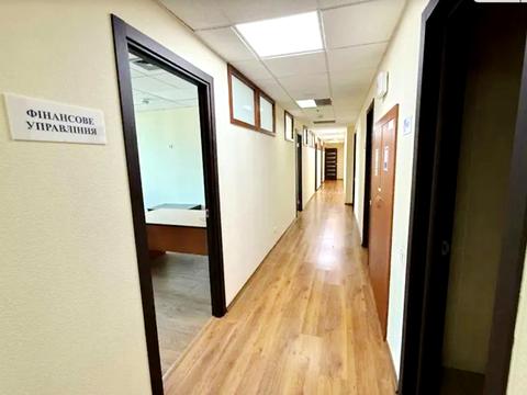 комерційна за адресою Басейна вул., 1/2