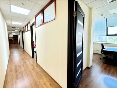 комерційна за адресою Басейна вул., 1/2