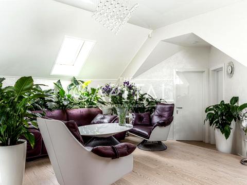 дом по адресу Миколи Миклухи-Маклая ул. (Дежнєва)