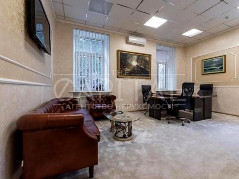 комерційна за адресою Панаса Мирного вул., 1