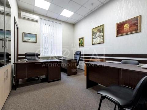 комерційна за адресою Панаса Мирного вул., 1