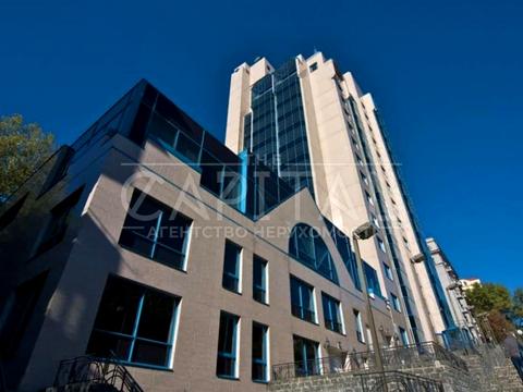 комерційна за адресою Київ, Шовковична вул., 7-А