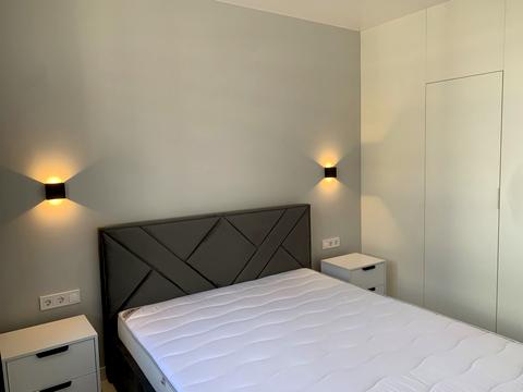 квартира по адресу Олександра Олеся ул., 1