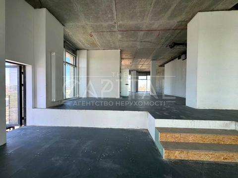 комерційна за адресою Антоновича вул. (Горького), 118