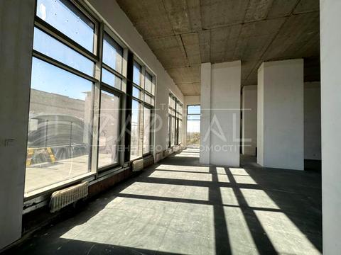 комерційна за адресою Антоновича вул. (Горького), 118/9