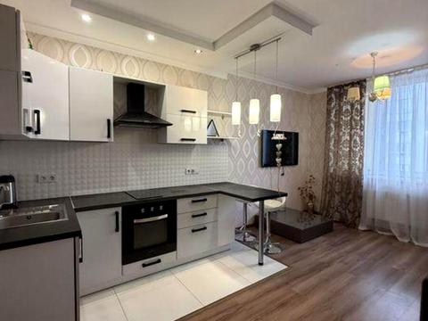 квартира за адресою Анни Ахматової вул., 34