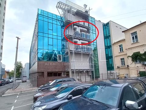 комерційна за адресою Деміївська вул., 30а