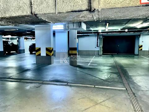 паркомісце за адресою Андрія Верхогляда вул. (Михайла Драгомирова), 3