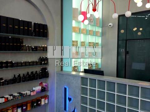 комерційна за адресою Велика Васильківська вул. (Червоноармійська), 1-3