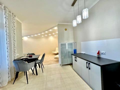 квартира за адресою Раїси Окіпної вул., 8