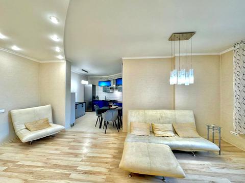 квартира за адресою Раїси Окіпної вул., 8