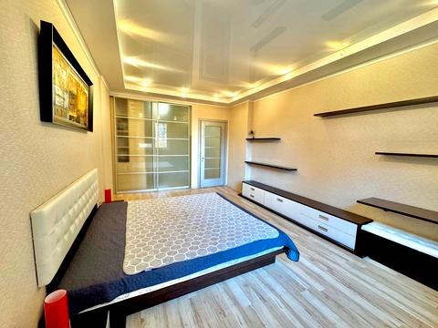 квартира за адресою Раїси Окіпної вул., 8