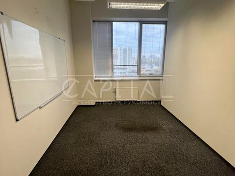 коммерческая по адресу Вацлава Гавела бульв. (Івана Лепсе), 1/28