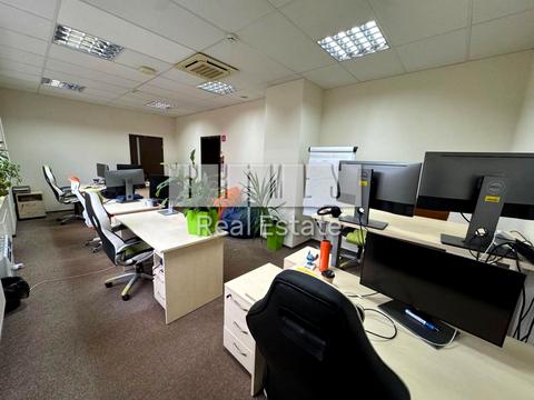 комерційна за адресою Красилівська вул., 11