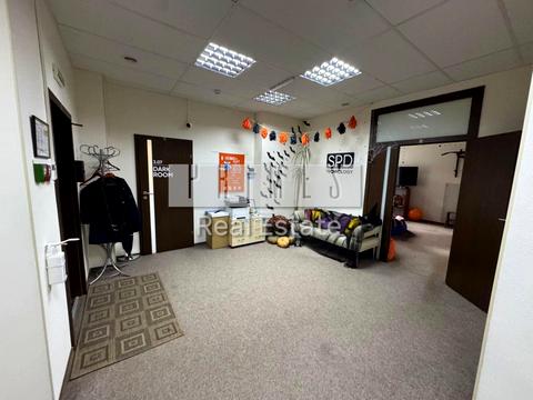 комерційна за адресою Красилівська вул., 11