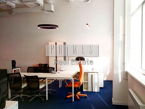 комерційна за адресою Лаврська вул. (Січневого Повстання), 3