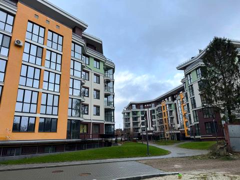 комерційна за адресою Радистів вул., 40