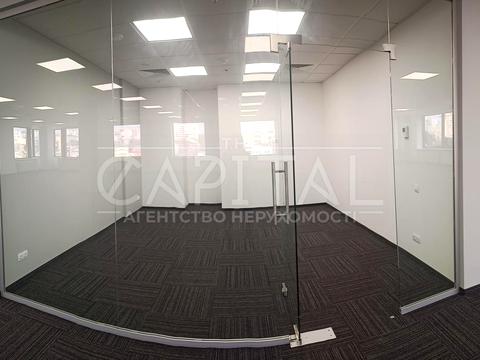 комерційна за адресою Жилянська вул., 75