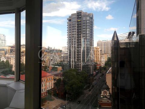 комерційна за адресою Жилянська вул., 75