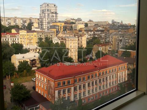 комерційна за адресою Жилянська вул., 75