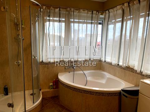 дом по адресу Августина Волошина ул. (Ярослава Галана)