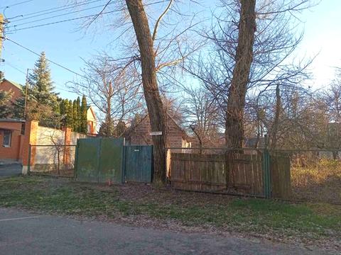 участок по адресу Різдвяна