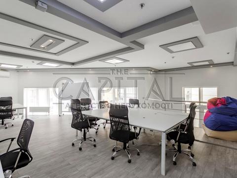 комерційна за адресою Саксаганського вул., 70-а