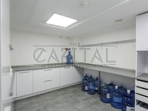 комерційна за адресою Саксаганського вул., 70-а