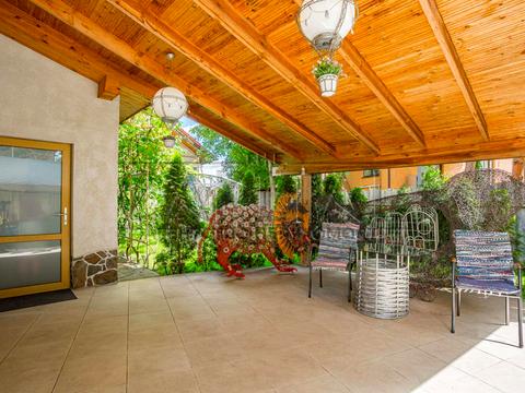 будинок за адресою Богатирська вул., 30а