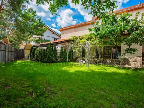 будинок за адресою Богатирська вул., 30а