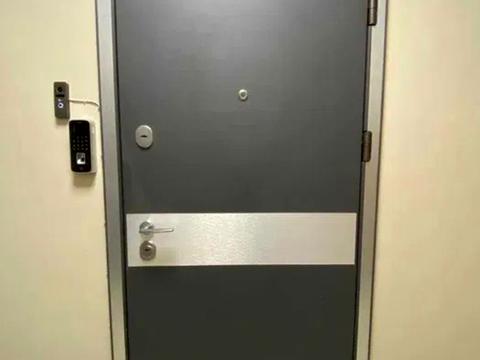 комерційна за адресою Євгена Коновальця вул. (Щорса), 36-Е