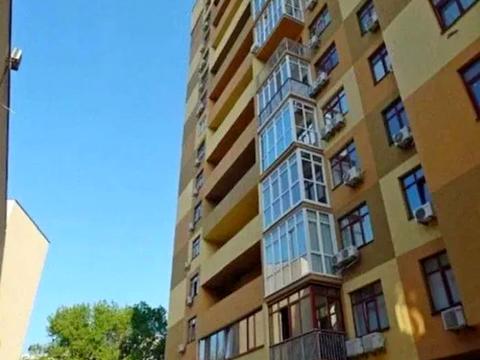 комерційна за адресою Євгена Коновальця вул. (Щорса), 36-Е