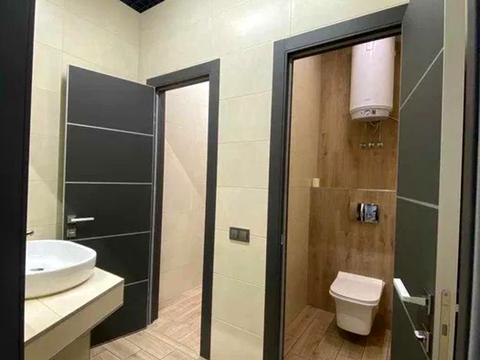 комерційна за адресою Євгена Коновальця вул. (Щорса), 36-Е