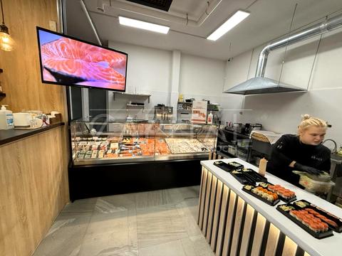 комерційна за адресою Дніпровська набережна вул., 16-Д