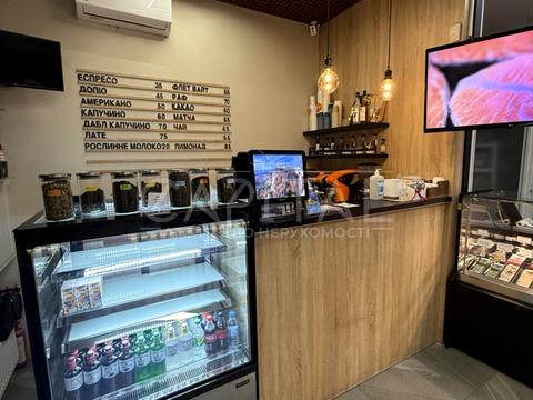 комерційна за адресою Дніпровська набережна вул., 16-Д