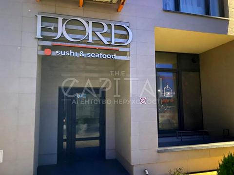 комерційна за адресою Дніпровська набережна вул., 16-Д