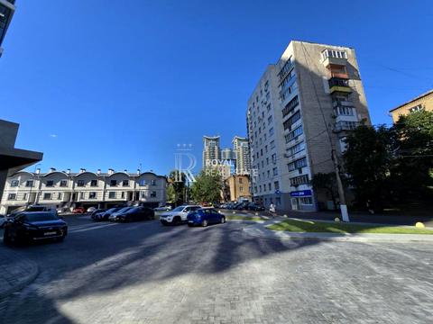 комерційна за адресою Звіринецька вул., 70-А