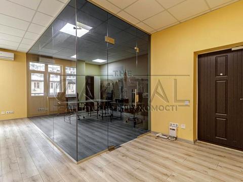 коммерческая по адресу Глибочицька, 40