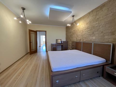 квартира за адресою Анни Ахматової вул., 31