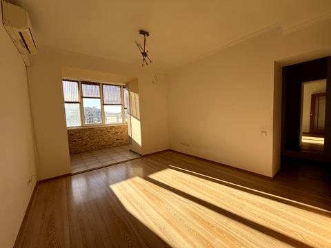 квартира за адресою Анни Ахматової вул., 31